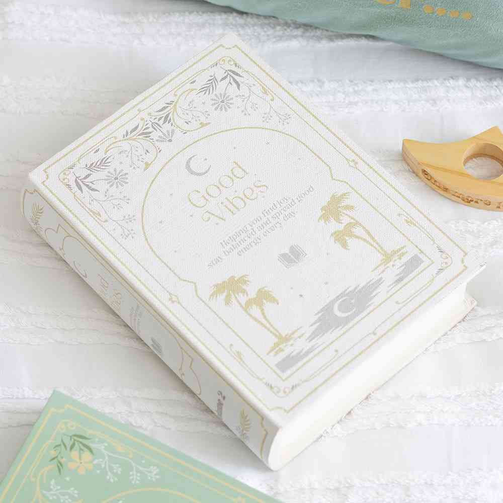 Something Different - White Book Shaped Boîte décorative - Blanc